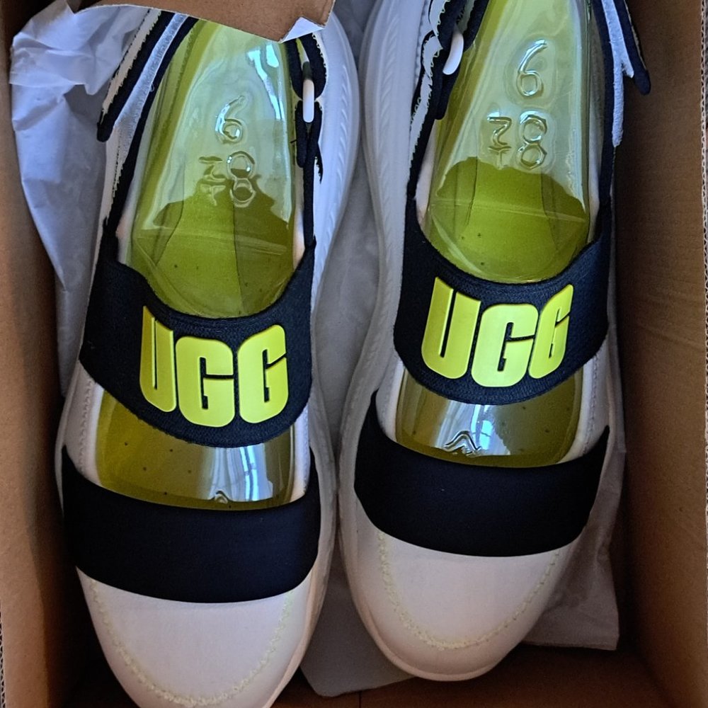 Ugg Slingback Runner Sneakers Sz 9 **Worn Once**